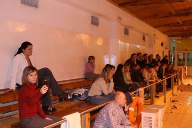 1212083_20081212_1728533719