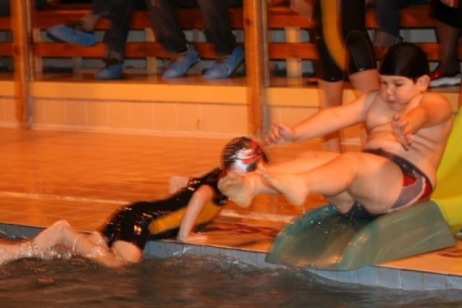 03100816_20081104_1368421516