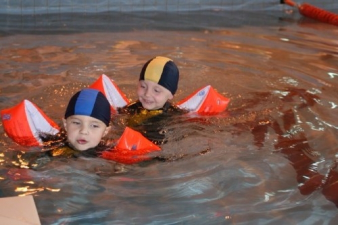 2609085_20081104_1826672143